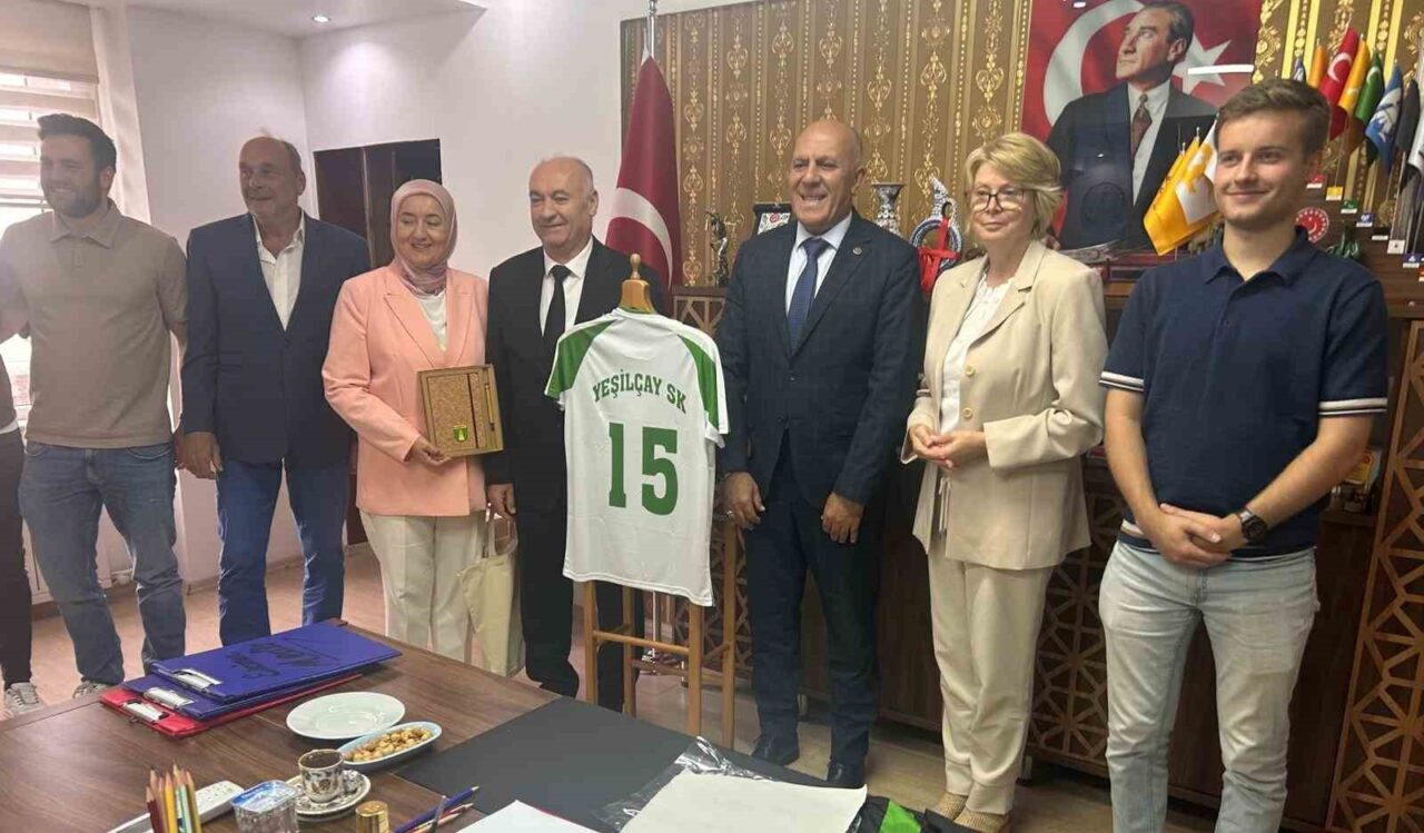 Kütahya'nın Gediz ilçesindeki Yeşilçayspor, kardeş kulübü Almanya'nın SV Nienhagen'den davet