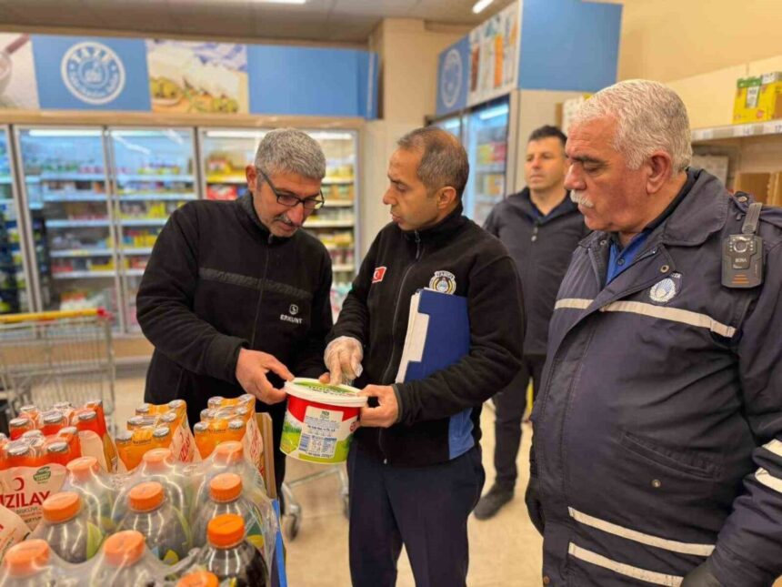 Yeşilyurt’ta Zabıta Ekipleri, Yeni Yıl Öncesi Alışveriş Denetimlerini Arttırdı