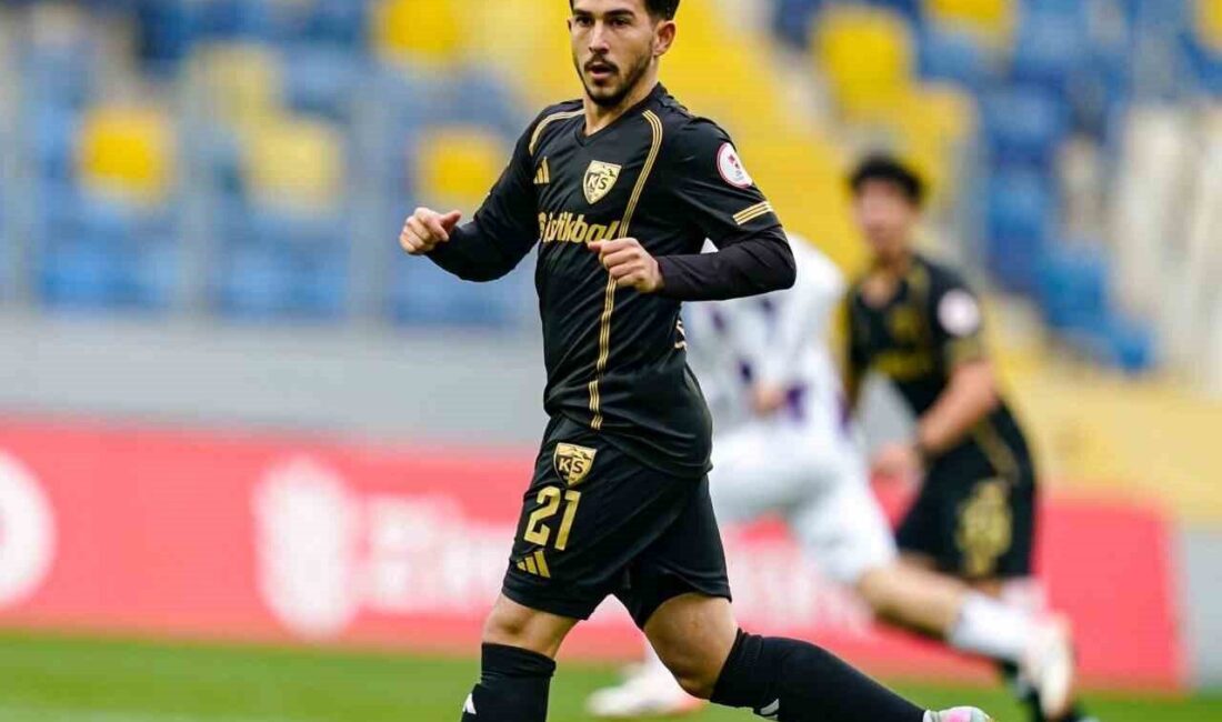 Kayserispor’un orta saha oyuncusu  Yiğit Emre Çeltik, Ziraat Türkiye