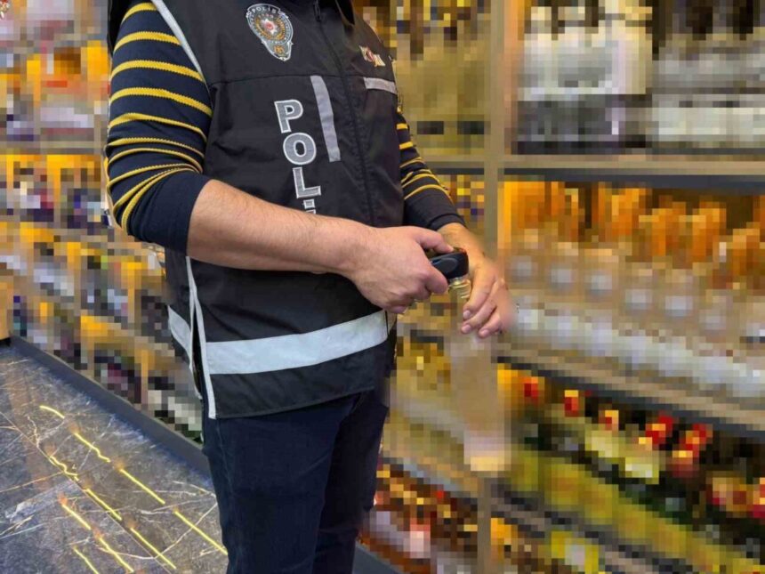 Samsun’da yılbaşı öncesi sahte ve kaçak alkollü içki satışı denetimleri artırıldı.