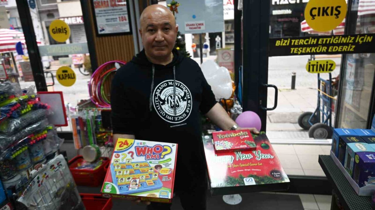 Eskişehir'de yeni yıl öncesi hediyelik eşya ve kutu oyunlarına olan