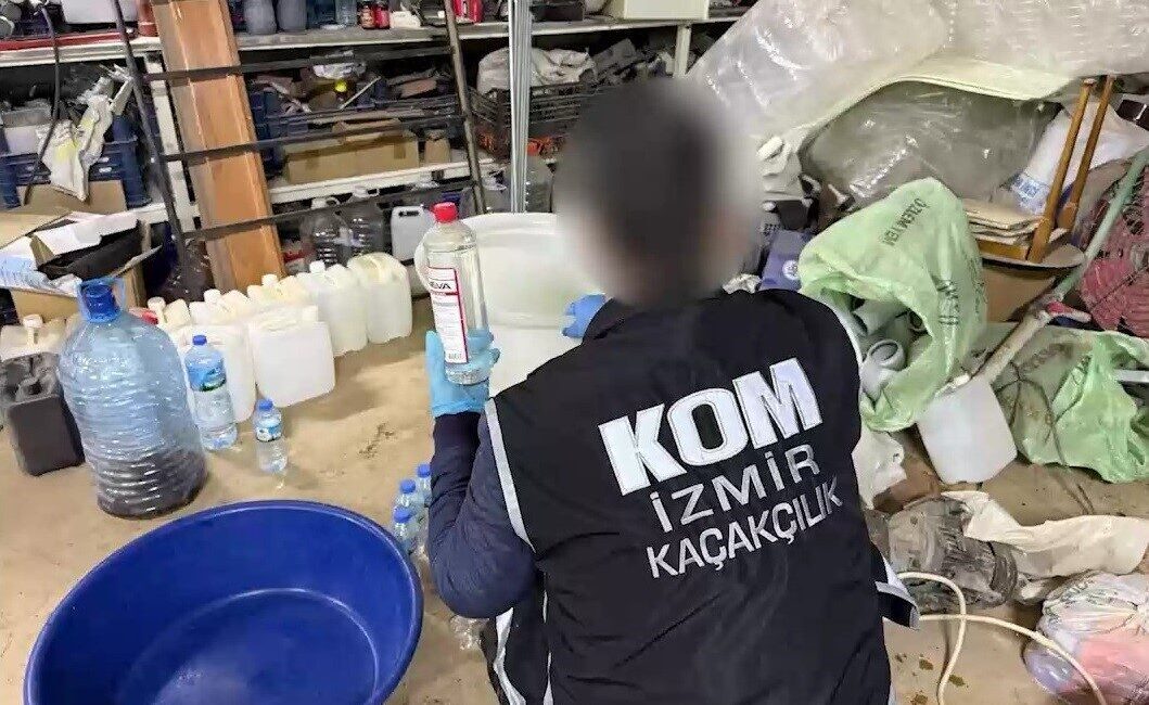 İzmir’de Kaçakçılık Suçlarıyla Mücadele Şube Müdürlüğü, yılbaşı öncesi Karabağlar ve