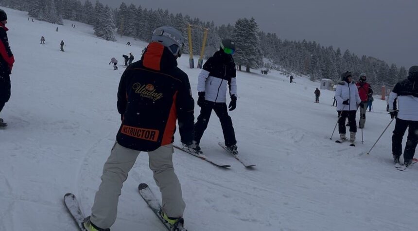 Uludağ’da kış turizmi hareketlendi, otellerde yılbaşı doluluğu yüzde 95’i aştı.