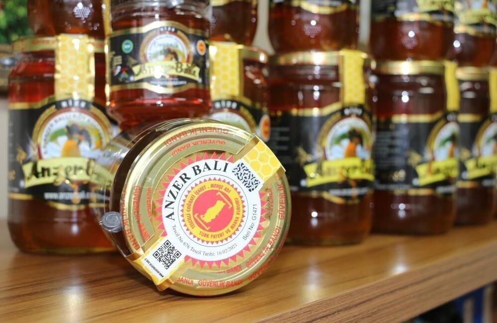 Anzer Balı Üretimi Yıllık 8-10 Tonken, Piyasada 100 Ton Sahte Ürün Bulunduğu İddia Ediliyor Anzer Ballıköy Tarımsal Kalkınma Kooperatifi Başkanı Osman Civelek, Anzer balının