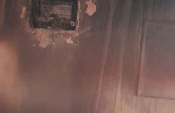 Denizli'nin Acıpayam ilçesindeki Kanal Camisi'nde öğle namazı sırasında yıldırım düşmesi