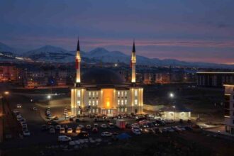 Yıldız Kardeşler Camii ibadete açıldı