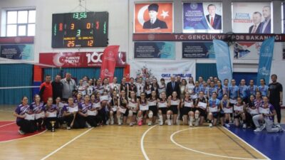 Düzce'de düzenlenen Okul Sporları Yıldız Kızlar Voleybol Müsabakaları, 30 takımın