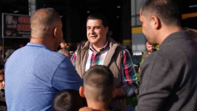 Şehitkamil Belediye Başkanı Umut Yılmaz, Beykent Mahallesi’nde ziyaret gerçekleştirerek esnaf