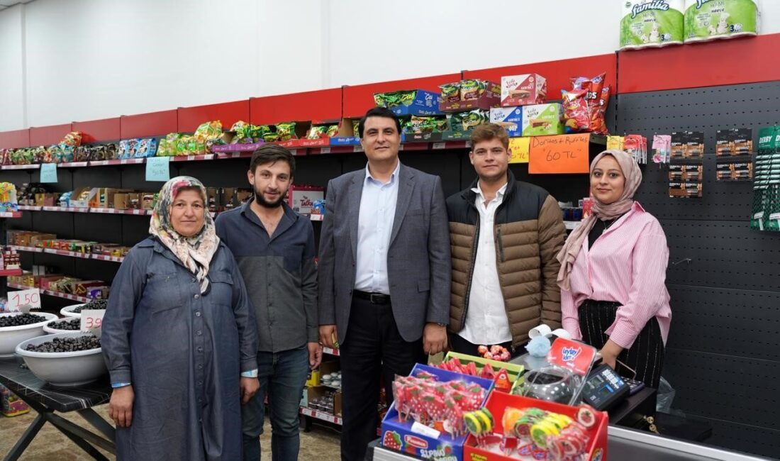 Şehitkamil Belediye Başkanı Umut Yılmaz, Kuzeyşehir Mahallesi'nde esnaf ve vatandaşlarla