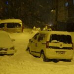 Bitlis’te sabah saatlerinde başlayan kar yağışı ve tipi etkisini sürdürüyor.