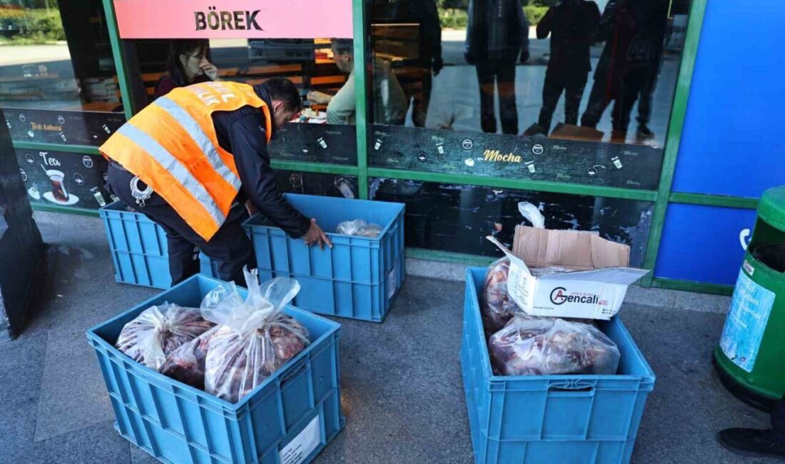 Antalya Otogarı’nda Uygunsuz Şartlarda Taşınan 270 Kilogram Kırmızı Et ve 5 Kilogram Köfte Ele Geçirildi Antalya Otogarı'nda yapılan denetimde, Kütahya'dan gelen bir yolcu otobüsünde soğuk