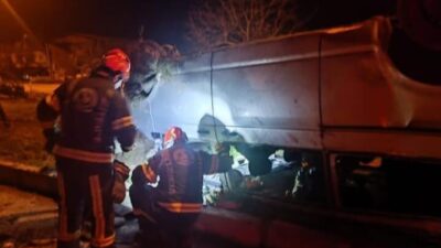 Denizli'nin Acıpayam ilçesinde, seyir halindeki otomobilin devrilmesi sonucu sürücü yaralandı.