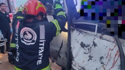 Denizli'nin Pamukkale ilçesinde bir kamyonet, sürücüsünün kontrolü kaybetmesi sonucu karşı