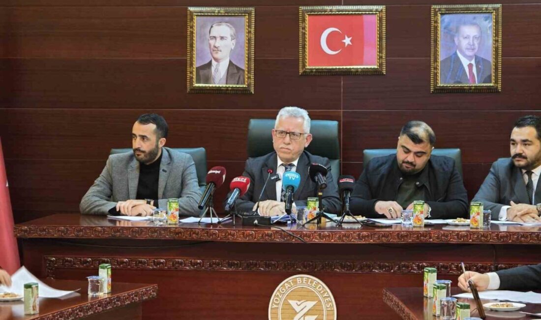 Yozgat Belediye Meclisi’nde ‘Yalancı’ İfadesi Ortamı Gerdi Yozgat Belediye Meclisi'nin ertelenen Aralık toplantısında, AK Parti üyesi Hüseyin