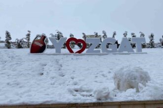 Yozgat’ta kar yağışı nedeniyle bazı ilçelerde eğitime 1 gün ara verildi.