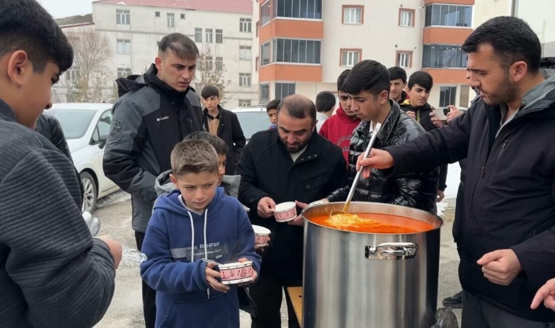 Yüksekova’da Yerli Malı Haftası Kapsamında Camide Yöresel Keledoş İkramı Yapıldı Yüksekova Mehmet Akif Ersoy Anadolu İmam Hatip Lisesi, Yerli Malı