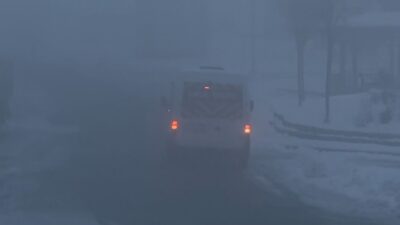 Hakkari'nin Yüksekova ilçesinde yoğun sis ve soğuk hava yaşamı olumsuz