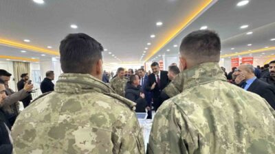 Hakkari'nin Yüksekova ilçesinde düzenlenen programda, şehit ve gazi yakınlarına destek