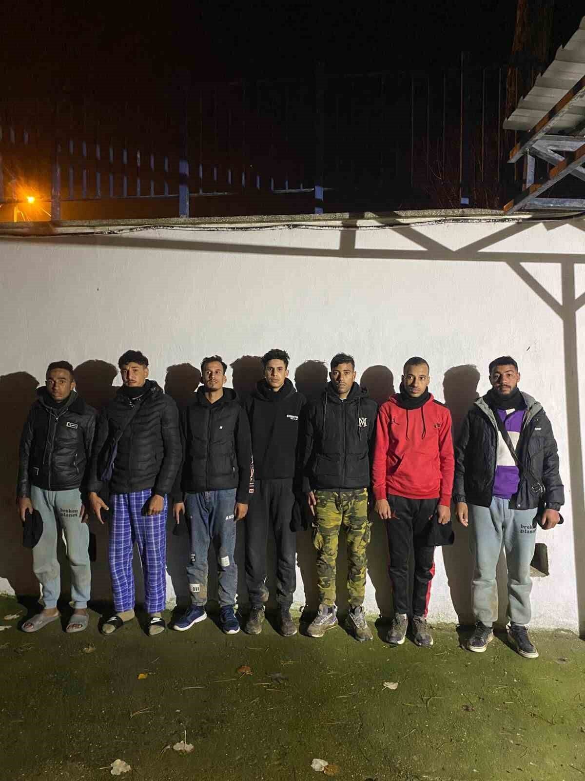 Edirne'nin Uzunköprü ilçesinde, yasadışı yollarla Yunanistan'a geçmeye çalışan 7 Faslı