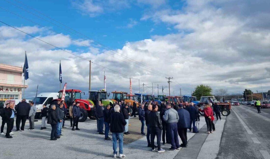 Yunanistan'da çiftçiler, ekonomik sorunlar ve tarım politikalarına karşı protestolarını sürdürüyor.