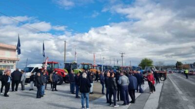 Yunanistan'da çiftçiler, ekonomik sorunlar ve tarım politikalarına karşı protestolarını sürdürüyor.