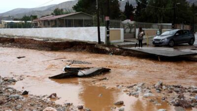 Yunanistan'ı etkileyen Byron Fırtınası nedeniyle birçok bölge, özellikle Attika, sel