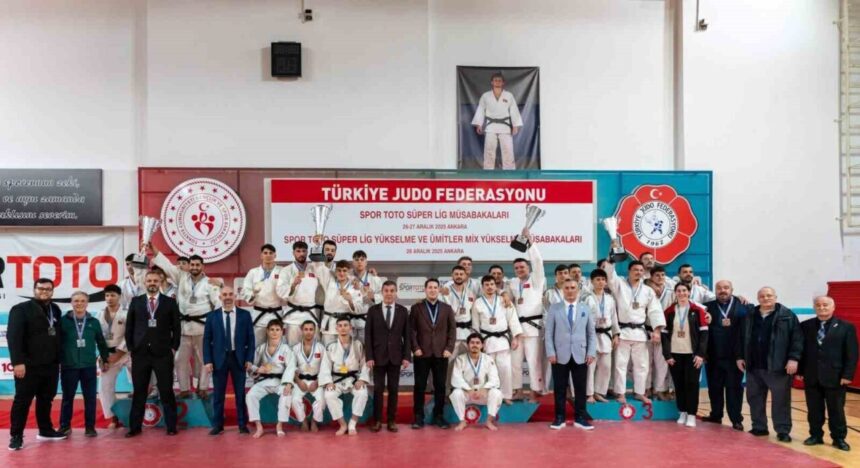 Yunusemre Belediyespor Erkek Judo Takımı, Süper Lig’e Yükselme Müsabakalarında ikinciliğe ulaşarak Süper Lig’e terfi etti.