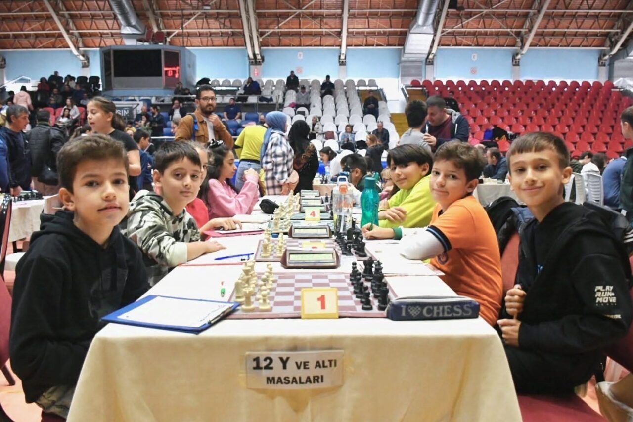 Yunusemre Belediyespor, 2013-2019 doğumlular için düzenlediği satranç kursunun kayıtlarını başlattı.