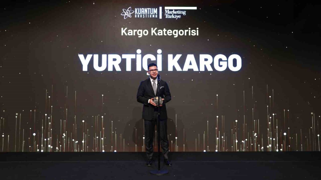 Yurtiçi Kargo, B2B Excellence Awards'ta 'En İtibarlı İş Ortağı' unvanını