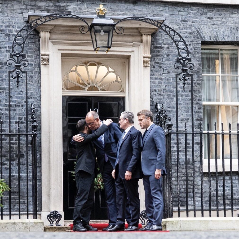 Ukrayna Cumhurbaşkanı Volodymyr Zelenskiy, Londra'daki E3 ülkeleri liderleriyle verimli bir