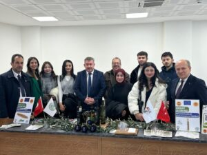 Balıkesir Üniversitesi'nde düzenlenen Ulaştırma Festivali'nde Edremit Ticaret Odası zeytin ve