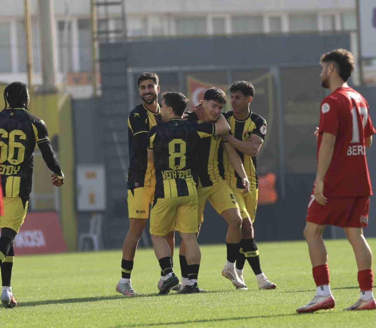 İstanbulspor, Ziraat Türkiye Kupası 4. Tur’da Sarıyer’i 6-0’lık skorla geçerek grup aşamasına yükseldi