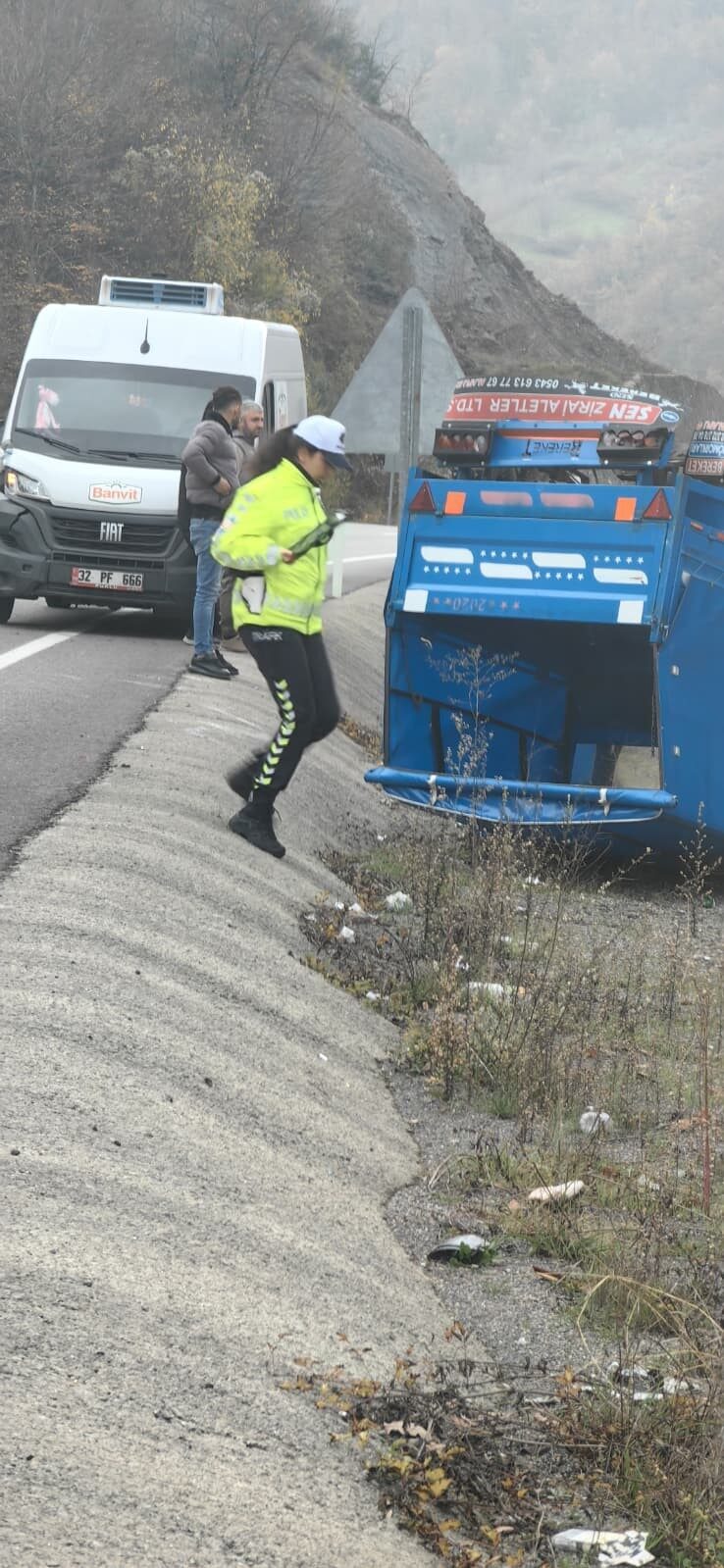 Zonguldak-Ankara karayolunda meydana gelen kazada, N.E. isimli tarım aracı sürücüsü