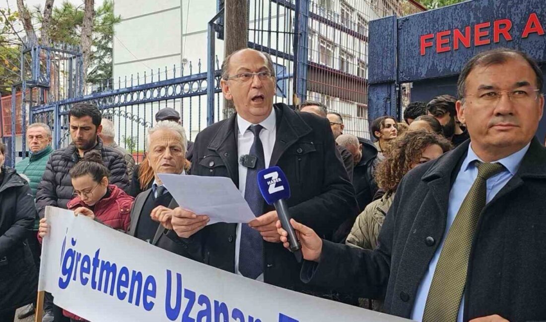 Zonguldak'taki Yayla Ortaokulu'nda İngilizce öğretmeni Derya Yönder, öğrenci velisi Y.S.'nin