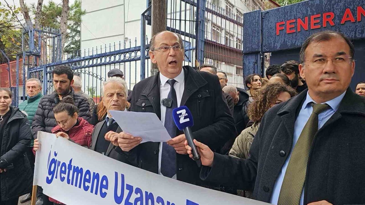 Zonguldak'taki Yayla Ortaokulu'nda İngilizce öğretmeni Derya Yönder, öğrenci velisi Y.S.'nin
