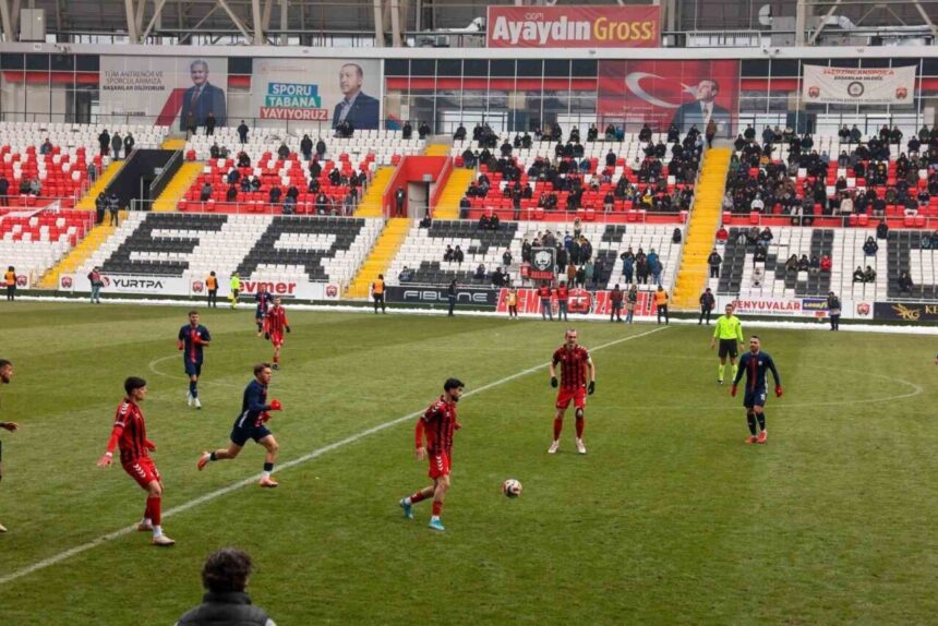 24 Erzincanspor, TFF 2. Lig Beyaz Grup’ta Altınordu’yu 2-0 yenerek 3 puanı kaptı. 24 Erzincanspor, TFF 2. Lig Beyaz Grup’ta Altınordu’yu 2-0 yenerek 3 puanı kaptı.