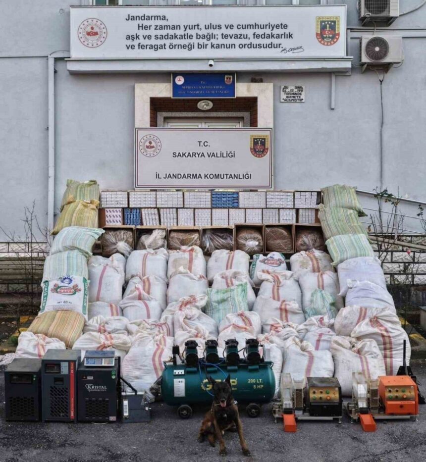 Serdivan’da Jandarma’nın Operasyonunda 3 Ton Tütün Ele Geçirildi, 4 Kişi Gözaltına Alındı Serdivan’da Jandarma’nın Operasyonunda 3 Ton Tütün Ele Geçirildi, 4 Kişi Gözaltına Alındı