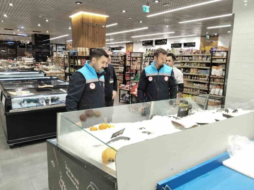 Muğla’da Tarım ve Orman Müdürlüğü denetimlerinde 6 işletmeye 379 bin 176 TL ceza uygulandı. Muğla’da Tarım ve Orman Müdürlüğü denetimlerinde 6 işletmeye 379 bin 176 TL ceza uygulandı.