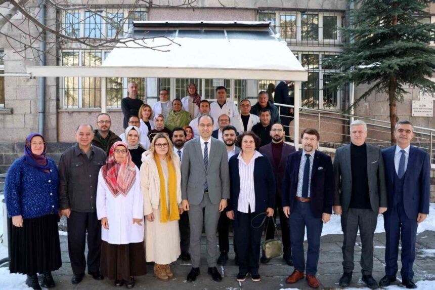 Kayseri’de Verem Eğitimi ve Farkındalık Haftası etkinliği düzenlendi. Kayseri’de Verem Eğitimi ve Farkındalık Haftası etkinliği düzenlendi.