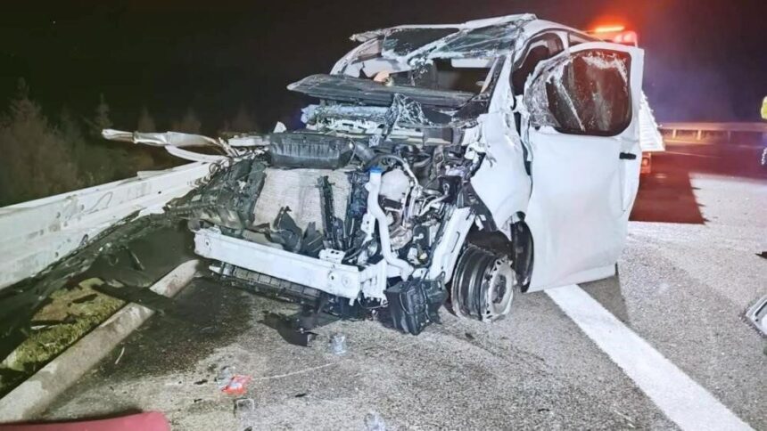 Karacabey’de altın sevkiyatı yapan zırhlı aracın kazasında firma, sabotaj olmadığını açıkladı. Karacabey’de altın sevkiyatı yapan zırhlı aracın kazasında firma, sabotaj olmadığını açıkladı.