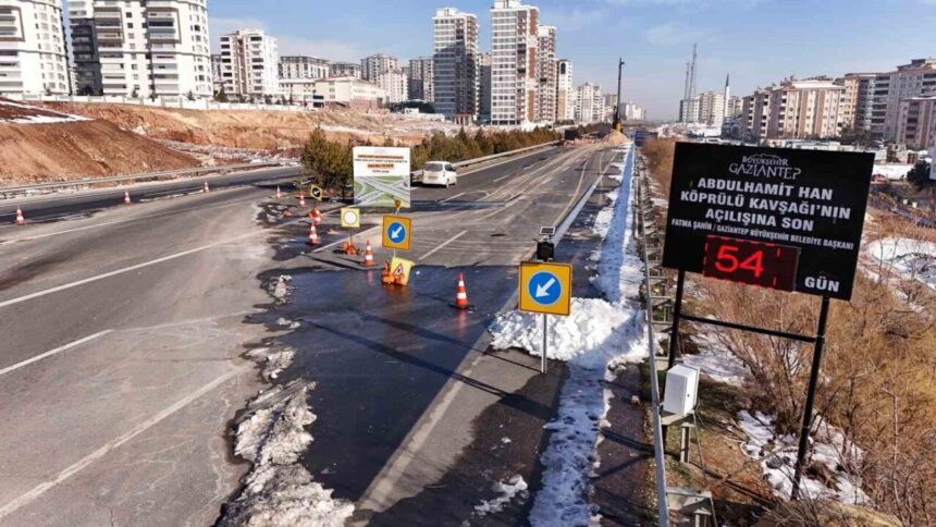 Abdülhamit Han Kavşağı’nda Çalışmalar Dijital Ekranlarla Anlık Olarak Paylaşılıyor Abdülhamit Han Kavşağı’nda Çalışmalar Dijital Ekranlarla Anlık Olarak Paylaşılıyor