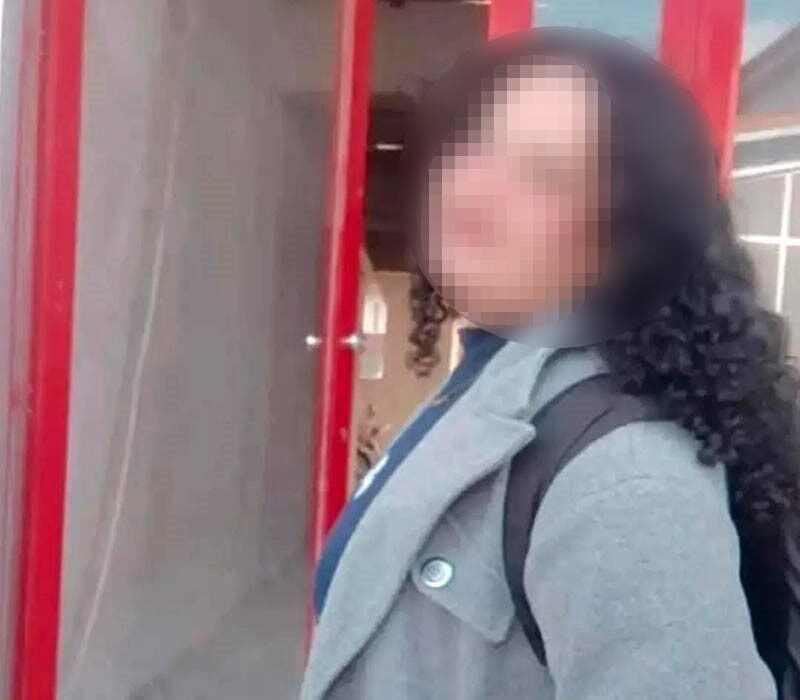 Hatay’da ablası tarafından başından vurularak ölen 17 yaşındaki Eylül, cenaze töreninde duygusal anlar yaşandı. Hatay’da ablası tarafından başından vurularak ölen 17 yaşındaki Eylül, cenaze töreninde duygusal anlar yaşandı.