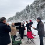 Feke’de kar yağışı sonrası kapanan yollar ekiplerce açıldı, vatandaşlara sıcak içecek ikramı yapıldı.