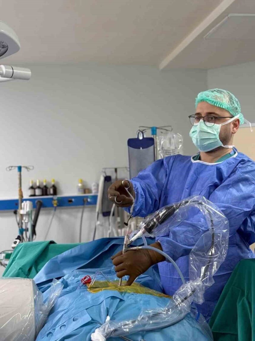 Aydın Adnan Menderes Üniversitesi Hastanesi’nde İlk Tam Kapalı Bel Ameliyatları Gerçekleştirilmeye Başlandı