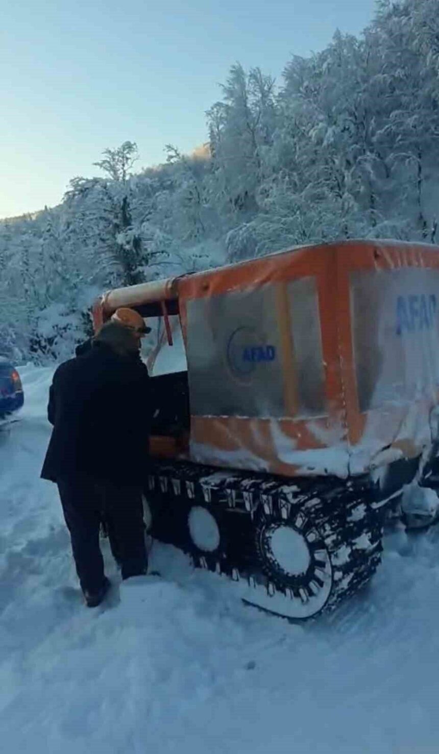 Yenice’de kemoterapi tedavisi gören hasta, kar nedeniyle AFAD ekipleriyle hastaneye ulaştırıldı.