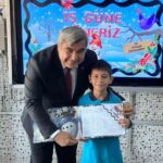 Afyonkarahisar’da karne töreni ile 143 bin öğrenci yarıyıl tatiline girdi.