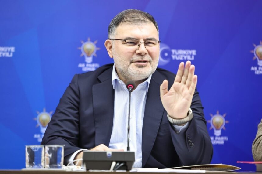 AK Parti İzmir İl Başkanı Bilal Saygılı, Bornova’daki Kars Halil Atilla İlkokulu’nun inşaat sürecinin engellendiğini öne sürdü. AK Parti İzmir İl Başkanı Bilal Saygılı, Bornova’daki Kars Halil Atilla İlkokulu’nun inşaat sürecinin engellendiğini öne sürdü.