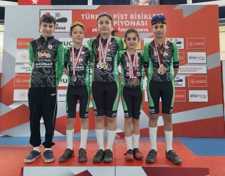 Konya’daki Pist Bisikleti SEM Seçme Yarışları’nda Akhisar Spor Kulübü U13 kategorisinde başarılar elde etti. Konya’daki Pist Bisikleti SEM Seçme Yarışları’nda Akhisar Spor Kulübü U13 kategorisinde başarılar elde etti.