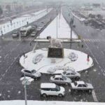 Aksaray’da akşam saatlerinde başlayan kar yağışı kenti beyaza bürüdü.