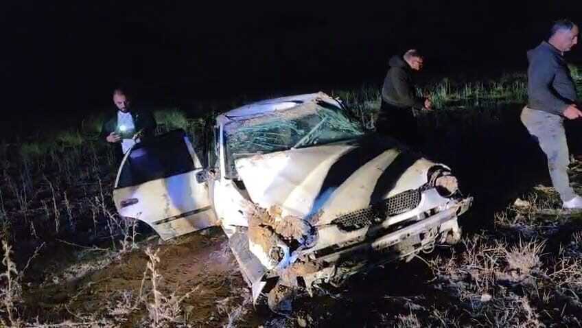 Aksaray’da direksiyon hakimiyetini kaybeden otomobil şarampole devrildi, 3 kişi yaralandı.